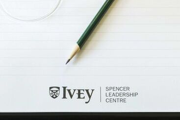 هتل Ivey Spencer Leadership Centre