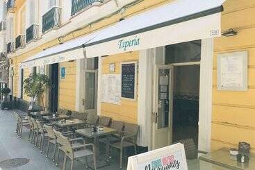 هتل Las Cortes De Cadiz
