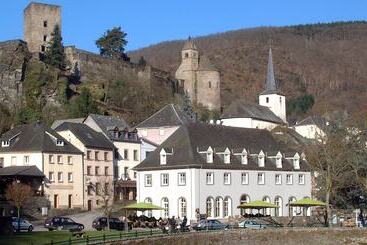 Logis Gourmet & Relax Hotel De La Sure
