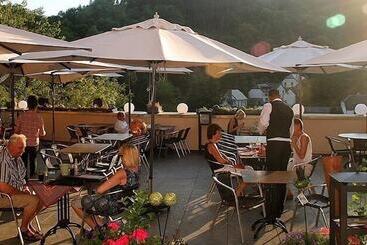 Logis Gourmet & Relax Hotel De La Sure