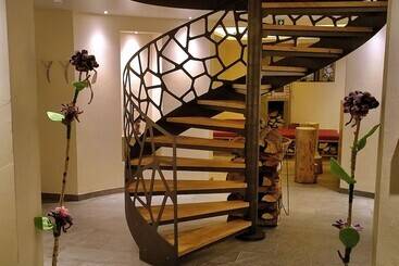 Logis Gourmet & Relax Hotel De La Sure