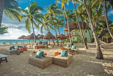 هتل Mahekal Beach Front Resort & Spa