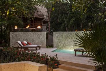 هتل Mahekal Beach Front Resort & Spa