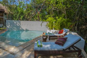 هتل Mahekal Beach Front Resort & Spa