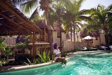 هتل Mahekal Beach Front Resort & Spa