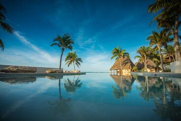 هتل Mahekal Beach Front Resort & Spa