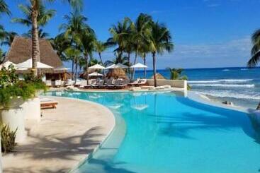 هتل Mahekal Beach Front Resort & Spa