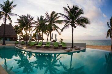 هتل Mahekal Beach Front Resort & Spa