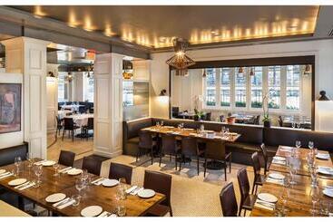 هتل Opus Vancouver