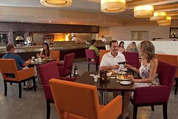 هتل Pueblo Bonito Emerald Bay Resort & Spa All Inclusive