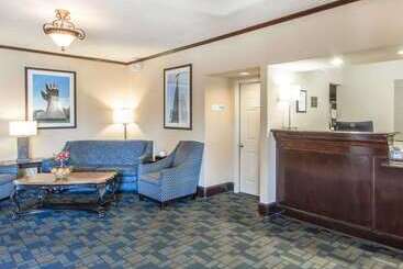 هتل Quality Inn Tulsadowntown West