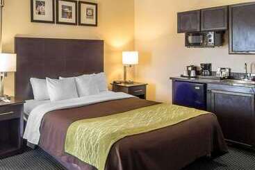 هتل Quality Inn Tulsadowntown West