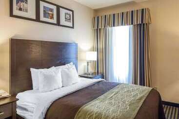 هتل Quality Inn Tulsadowntown West