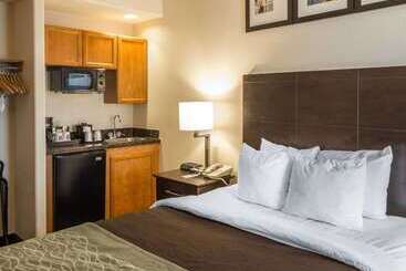 هتل Quality Inn Tulsadowntown West