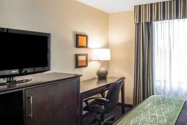 هتل Quality Inn Tulsadowntown West