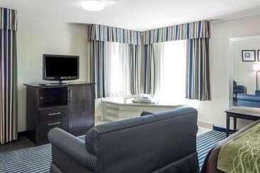 هتل Quality Inn Tulsadowntown West