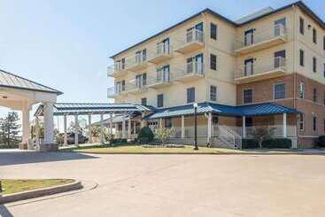 هتل Quality Inn Tulsadowntown West