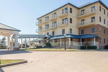 هتل Quality Inn Tulsadowntown West