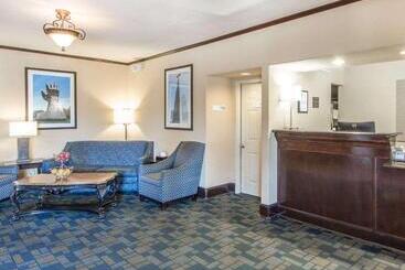هتل Quality Inn Tulsadowntown West
