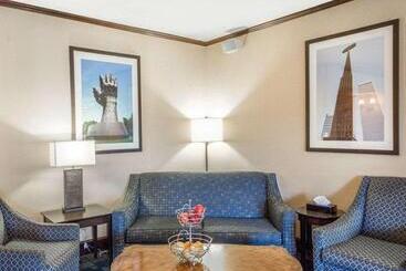 هتل Quality Inn Tulsadowntown West