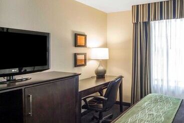 هتل Quality Inn Tulsadowntown West