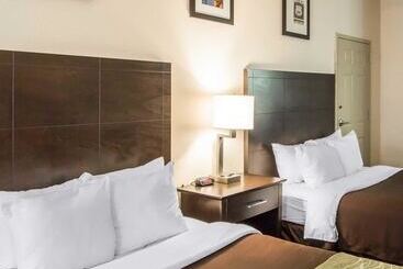 هتل Quality Inn Tulsadowntown West