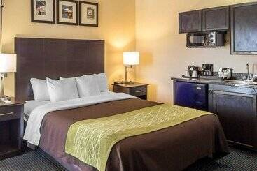 هتل Quality Inn Tulsadowntown West