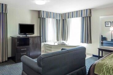 هتل Quality Inn Tulsadowntown West