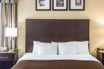 هتل Quality Inn Tulsadowntown West