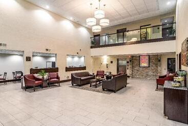 هتل Red Roof Plus+ & Suites Atlanta Airport South