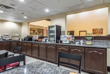 هتل Red Roof Plus+ & Suites Atlanta Airport South