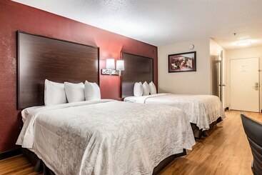 هتل Red Roof Plus+ & Suites Atlanta Airport South