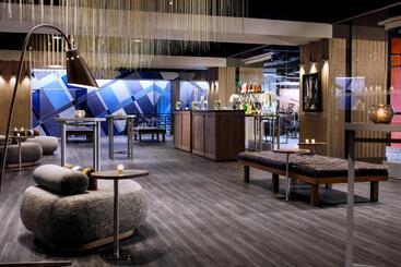 Renaissance Reno Downtown Hotel & Spa