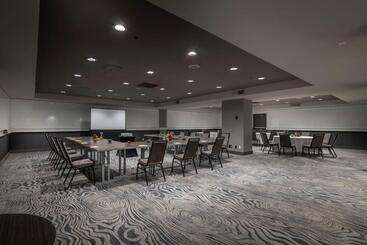 Renaissance Reno Downtown Hotel & Spa