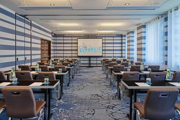 هتل Republic San Diego, Autograph Collection