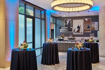هتل Republic San Diego, Autograph Collection