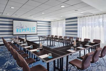 هتل Republic San Diego, Autograph Collection