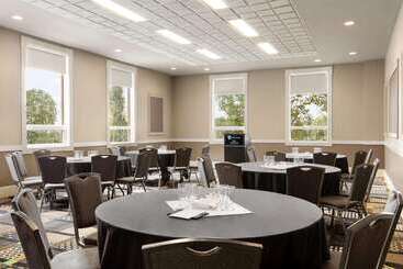 Royal Hotel Calgary, Trademark Collection By Wyndham