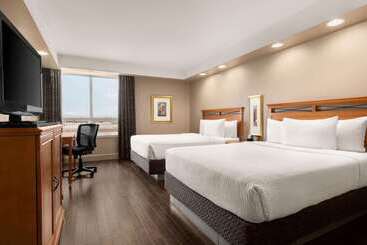 Royal Hotel Calgary, Trademark Collection By Wyndham