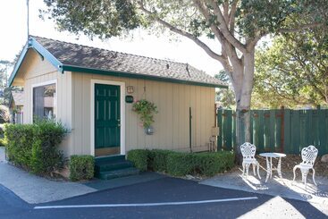 هتل Sea Breeze Inn  Pacific Grove