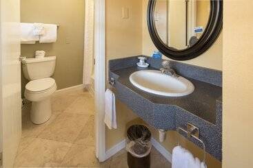 هتل Sea Breeze Inn  Pacific Grove