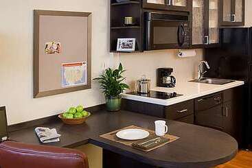 هتل Sonesta Simply Suites Las Vegas Convention Center
