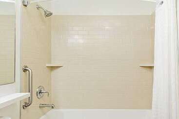 هتل Sonesta Simply Suites Las Vegas Convention Center