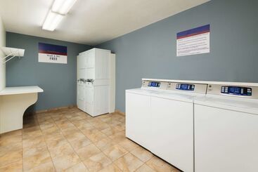 هتل Sonesta Simply Suites Las Vegas Convention Center
