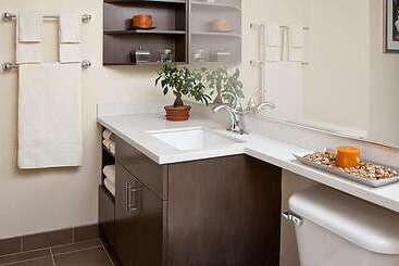 هتل Sonesta Simply Suites Las Vegas Convention Center