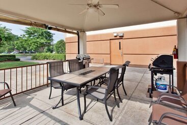 ホテル Sonesta Simply Suites Oklahoma City Airport