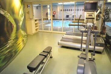 בית מלון כפרי Springhill Suites By Marriott Old Montreal