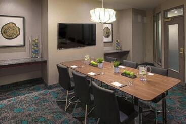 בית מלון כפרי Springhill Suites By Marriott Old Montreal
