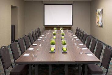 בית מלון כפרי Springhill Suites By Marriott Old Montreal