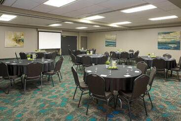 בית מלון כפרי Springhill Suites By Marriott Old Montreal
